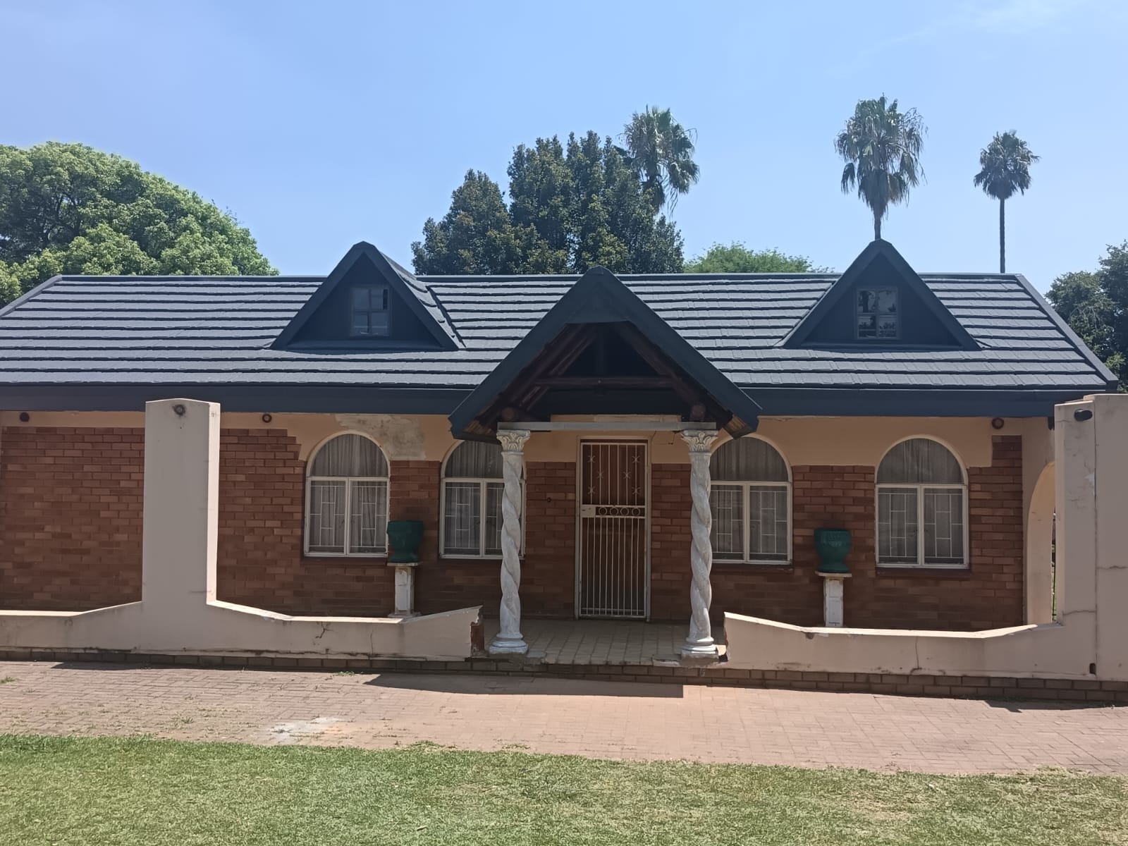GR8 Thatch roofing project 29