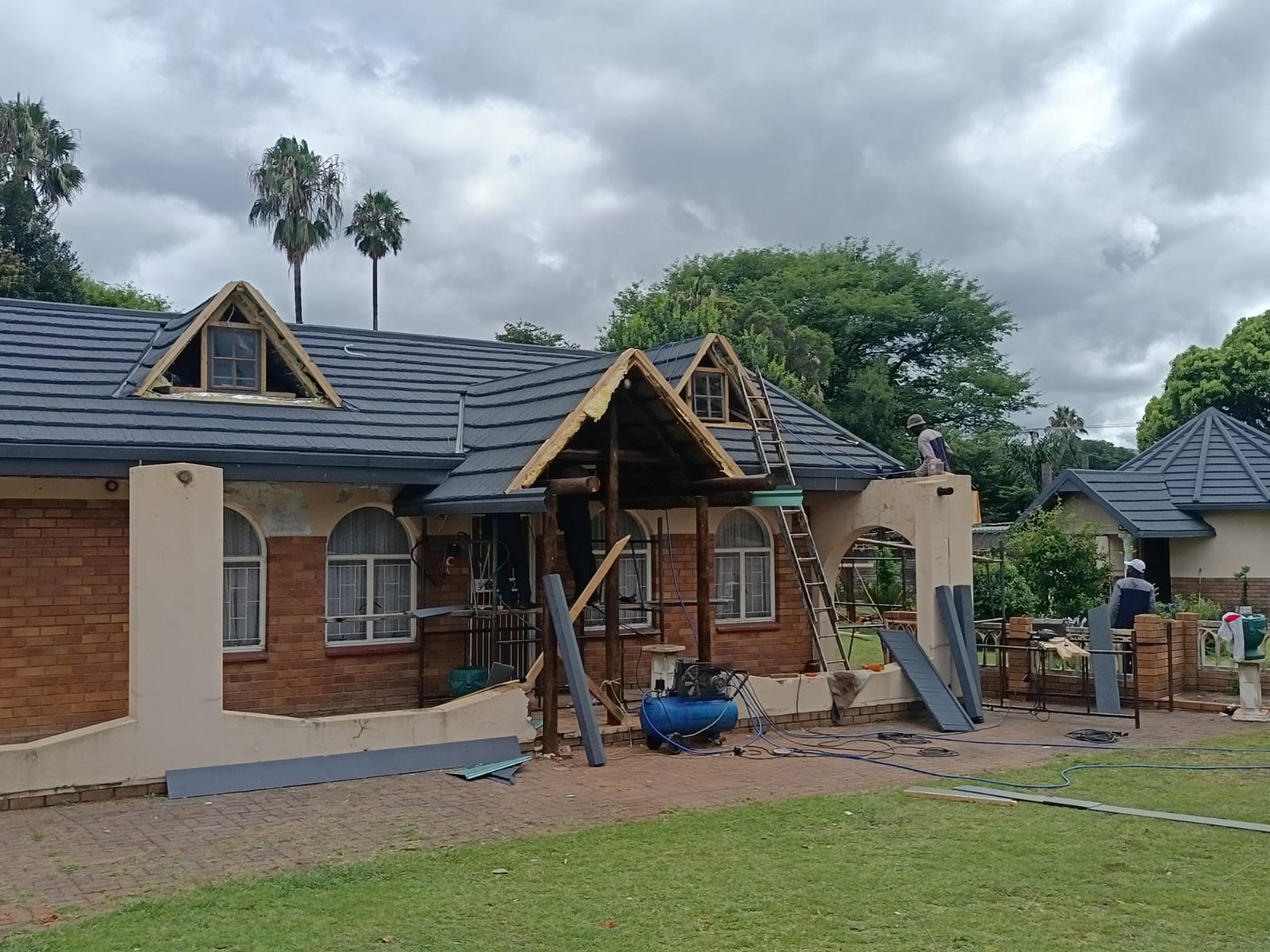 GR8 Thatch roofing project 32