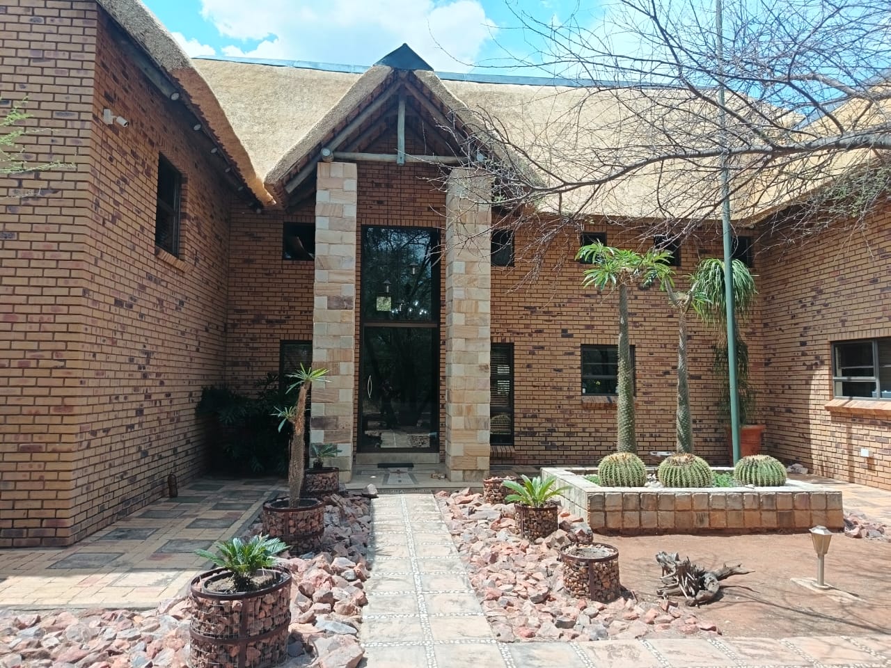 GR8 Thatch roofing project 35