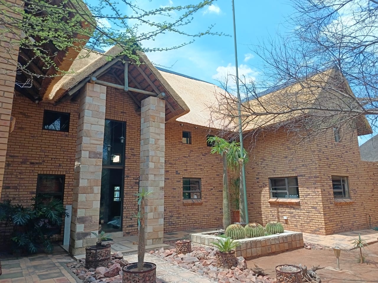 GR8 Thatch roofing project 36