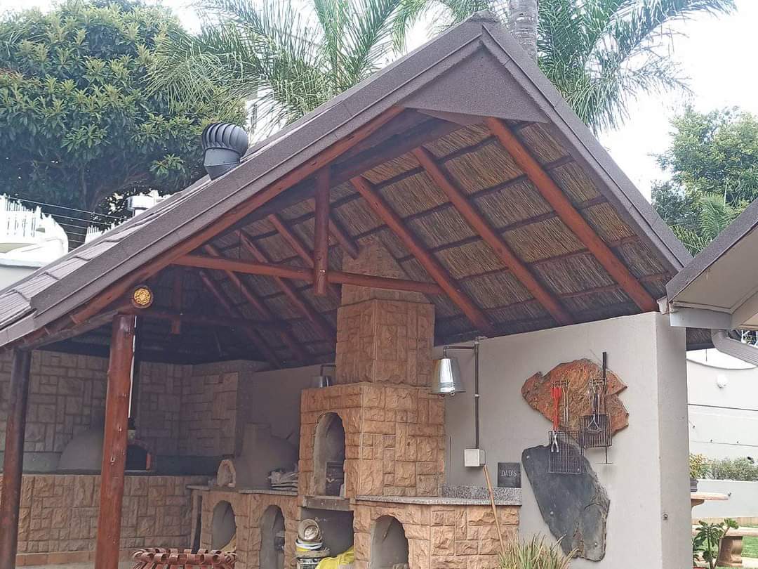 GR8 Thatch roofing project 13