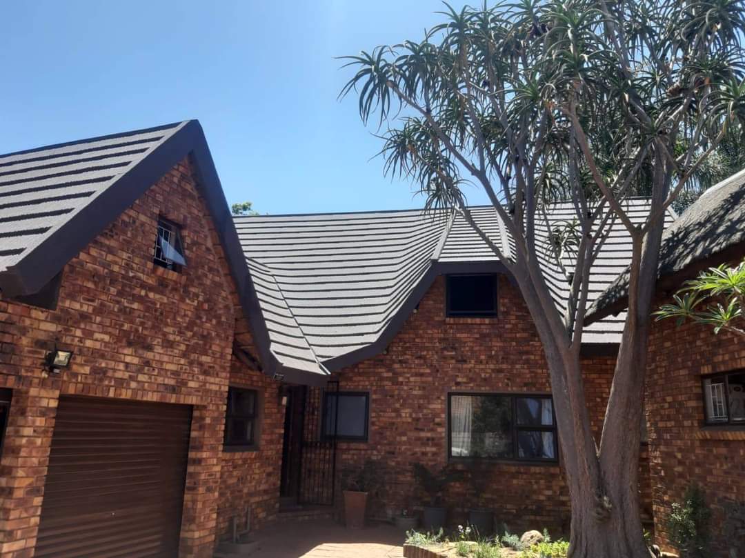 GR8 Thatch roofing project 25